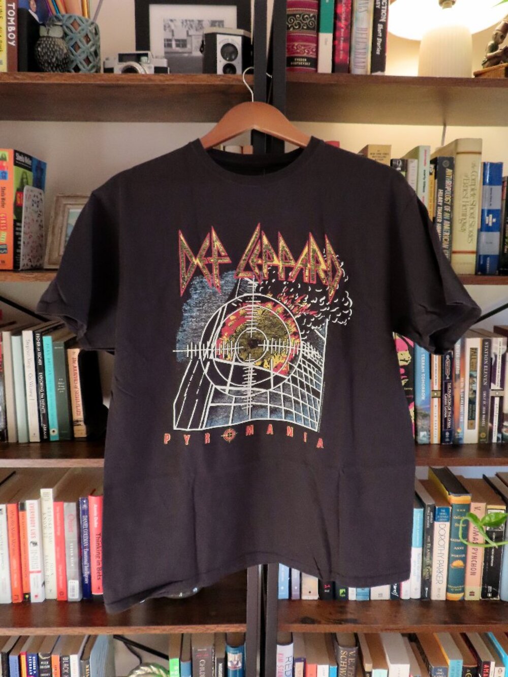 NWT Junk Food Clothing Def Leppard Pyromania graphic band Tshirt Medium